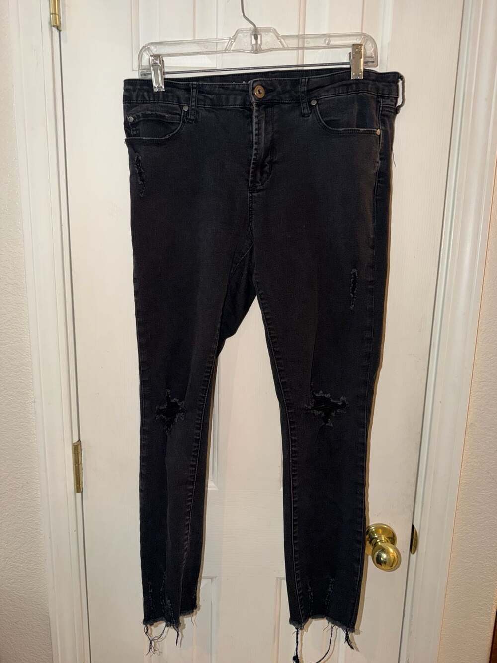 Articles of Society Black Distressed Skinny Jeans Size 32